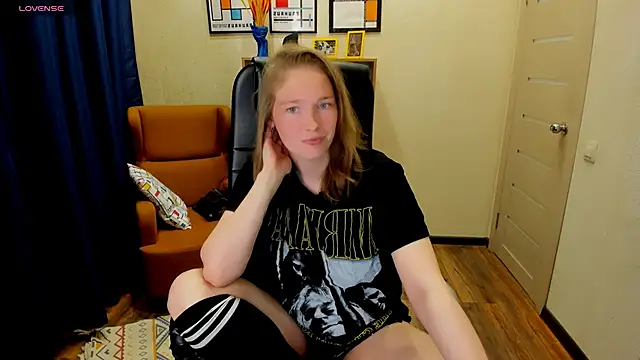  fiona Love online show from May 2, 8:12 pm