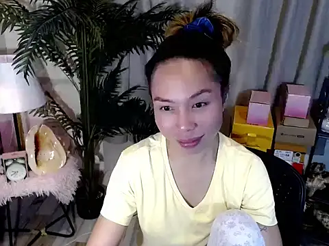 AsianTrixxx online show from May 3, 6:39 am