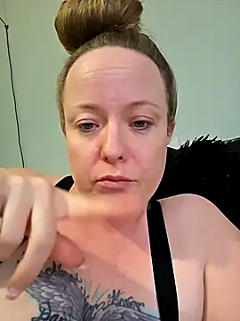 julimonroe online show from April 14, 10:43 pm