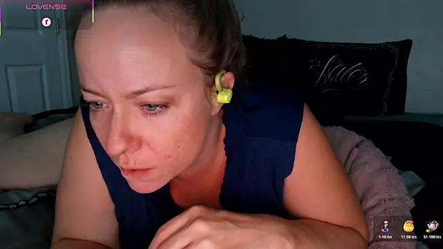 julimonroe online show from October 24, 2:18 am