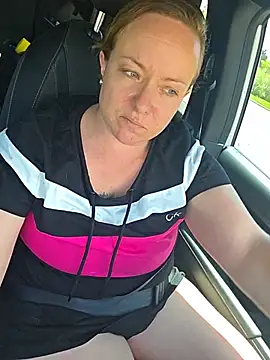 julimonroe online show from June 10, 7:23 pm