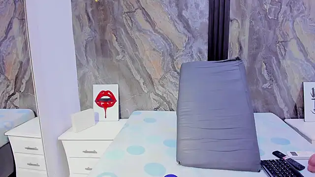 HellenJohansson online show from November 12, 7:23 pm