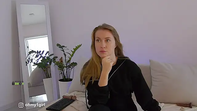 Fallinlove1 online show from February 27, 10:15 am