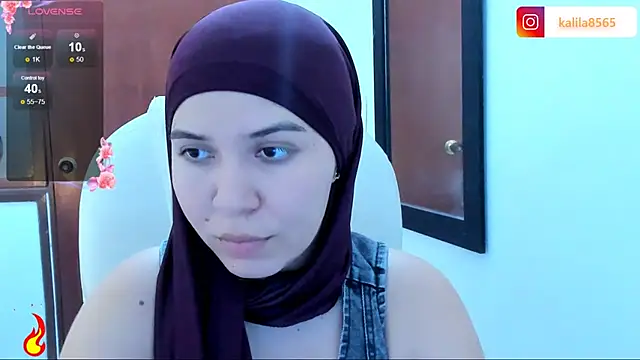Snapshot of MatchedEyebrow chatting on October 9, 8:57 pm MatchedEyebrow online show from October 9, 8:57 pm