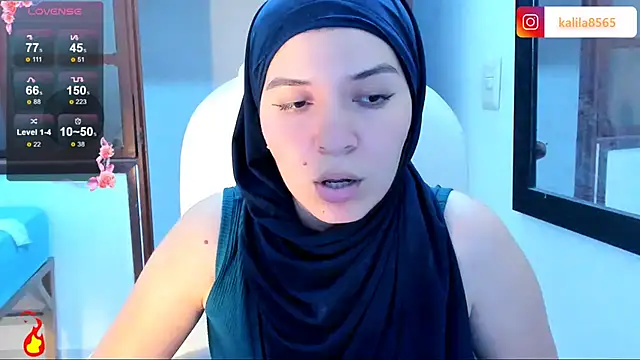Snapshot of MatchedEyebrow chatting on October 17, 9:51 pm MatchedEyebrow online show from October 17, 9:51 pm