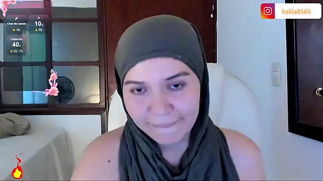 Snapshot of MatchedEyebrow chatting on October 10, 9:31 pm MatchedEyebrow online show from October 10, 9:31 pm