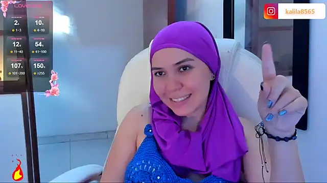 Snapshot of MatchedEyebrow chatting on October 15, 8:55 pm MatchedEyebrow online show from October 15, 8:55 pm