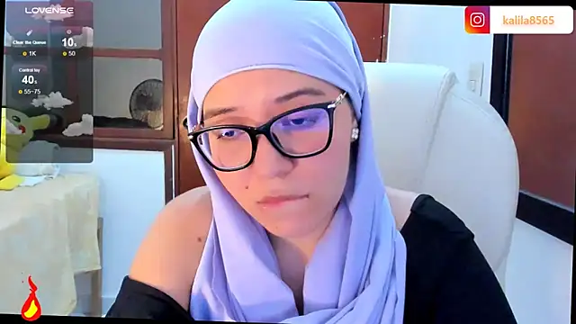 Snapshot of MatchedEyebrow chatting on September 13, 9:23 pm MatchedEyebrow online show from September 13, 9:23 pm
