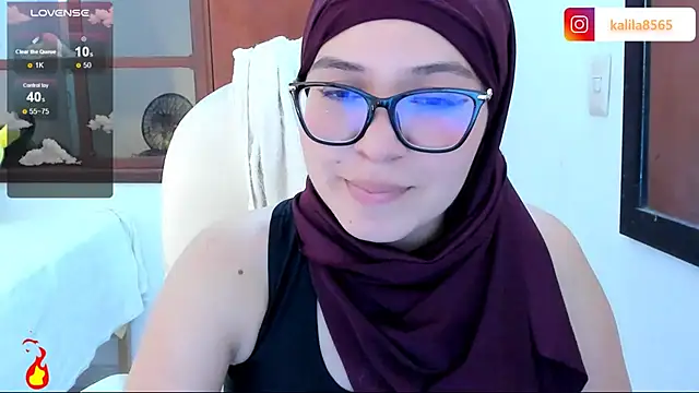 Snapshot of MatchedEyebrow chatting on September 12, 9:22 pm MatchedEyebrow online show from September 12, 9:22 pm