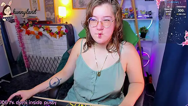 HunnyyLove online show from February 17, 3:11 pm