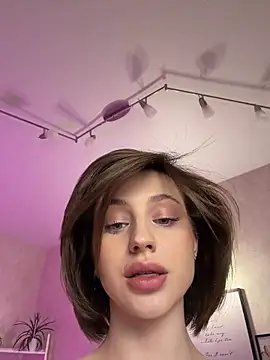 Camilla Railian online show from April 18, 9:04 pm