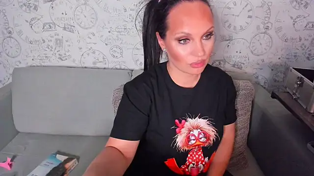 LondonBadGirl online show from April 22, 9:01 pm