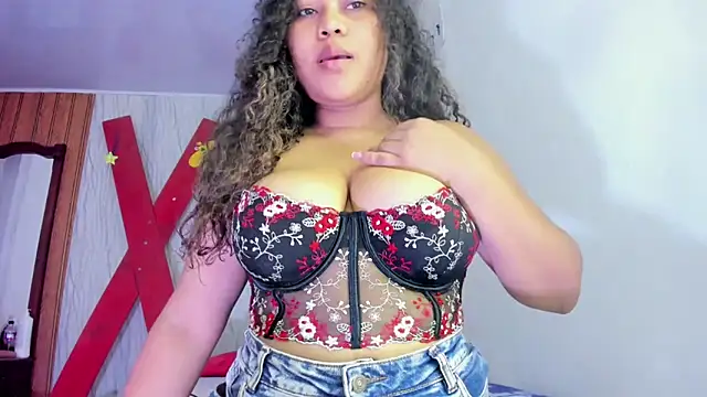 Lunastar02 online show from April 26, 1:53 pm