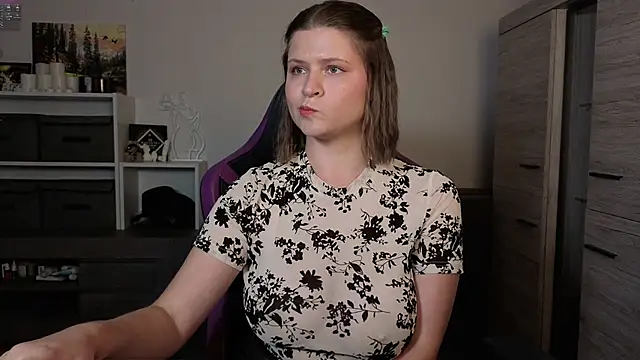 TinniAngel online show from September 10, 5:24 pm