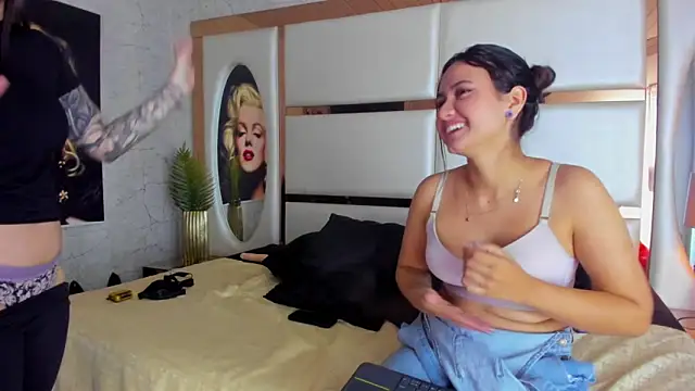 celestestars online show from October 6, 4:40 am