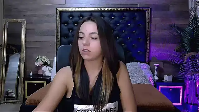 Snapshot of PlayfulElla chatting on September 21, 4:55 am PlayfulElla online show from September 21, 4:55 am