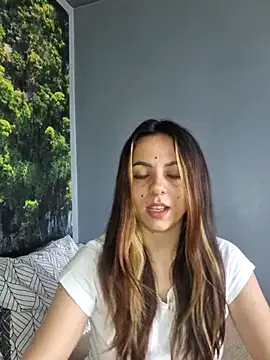 PlayfulElla online show from April 16, 10:15 am