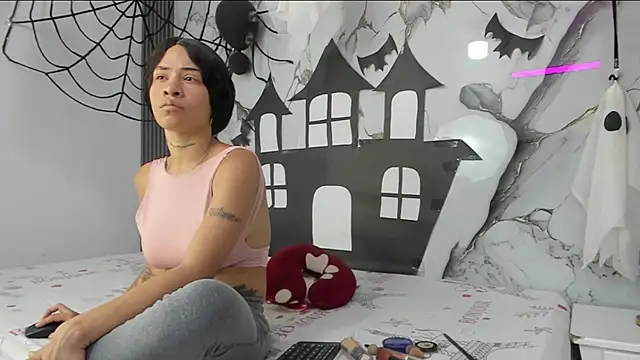 LARAA CROFT online show from October 15, 7:49 pm