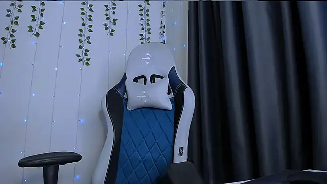 KarlaSim online show from March 15, 9:17 pm