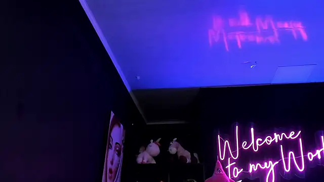 Emilyjhonson 01 online show from April 25, 2:14 pm