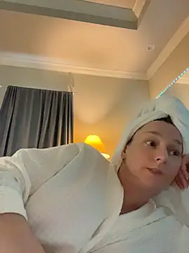 Vivian MayXxX online show from April 24, 9:06 pm