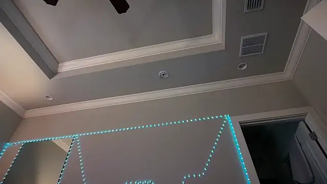 Vivian MayXxX online show from April 6, 9:05 pm