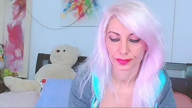 HoneyLara online show from November 29, 8:13 pm