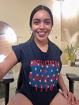 TS-SimplyTheBest online show from April 25, 1:41 pm