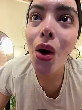 TS-SimplyTheBest online show from March 10, 8:18 am