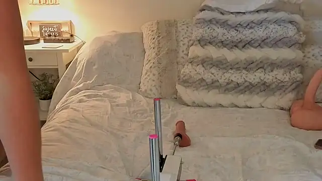 JESS LOVES online show from September 18, 5:55 pm