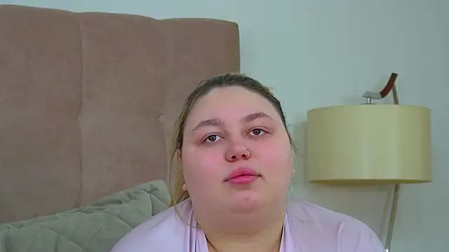 LillianKim online show from February 8, 6:39 am