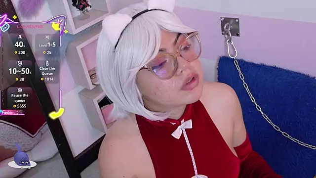 Catwhite  online show from January 16, 6:04 pm