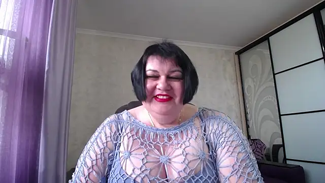 JuicyLady Di online show from March 19, 9:13 am