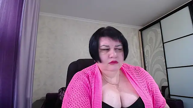 JuicyLady Di online show from October 27, 6:20 am