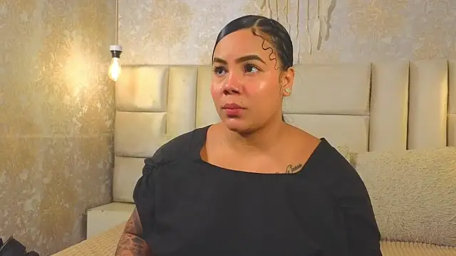 EmilyQueen3x online show from April 24, 5:16 pm