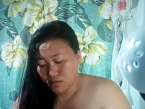 Snapshot of Sexyhorney4u chatting on October 12, 8:33 pm Sexyhorney4u online show from October 12, 8:33 pm
