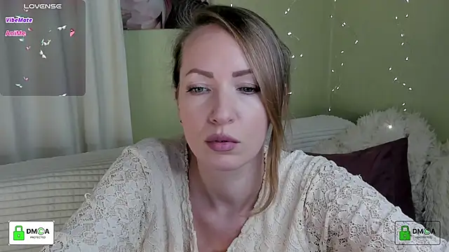 Queenymel online show from December 3, 3:47 pm