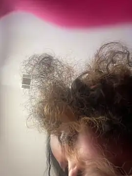 BigFineSelena online show from April 25, 4:15 pm