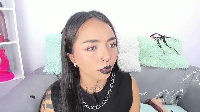 miss soffi  online show from September 9, 1:33 pm