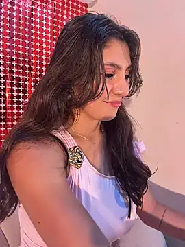 loolla 23 online show from April 5, 11:59 pm