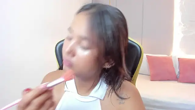 isabella florez online show from June 9, 1:49 am