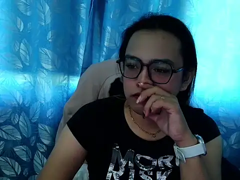 Snapshot of Your_PrettyGirlxxx chatting on October 19, 11:40 pm Your PrettyGirlxxx online show from October 19, 11:40 pm