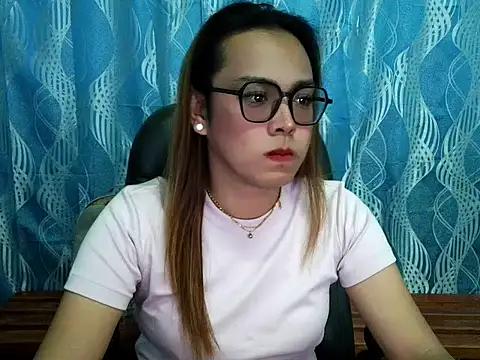 Snapshot of Your_PrettyGirlxxx chatting on September 25, 12:43 am Your PrettyGirlxxx online show from September 25, 12:43 am