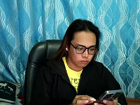 Snapshot of Your_PrettyGirlxxx chatting on September 13, 6:10 am Your PrettyGirlxxx online show from September 13, 6:10 am
