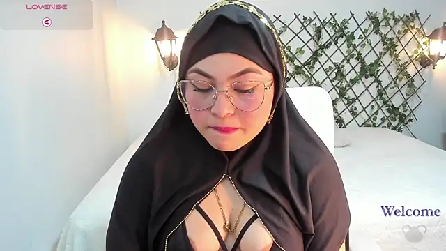 Elinaax online show from March 2, 11:21 pm