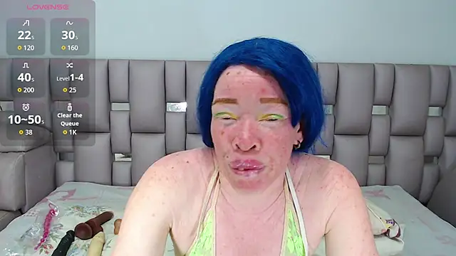 Snapshot of Kittywhiteass chatting on October 6, 10:25 pm Kittywhiteass online show from October 6, 10:25 pm