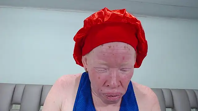 Snapshot of Kittywhiteass chatting on September 21, 6:56 am Kittywhiteass online show from September 21, 6:56 am