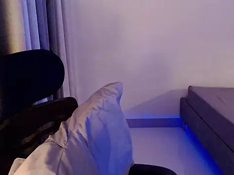 Chubbytransgirl21 online show from March 23, 1:12 am