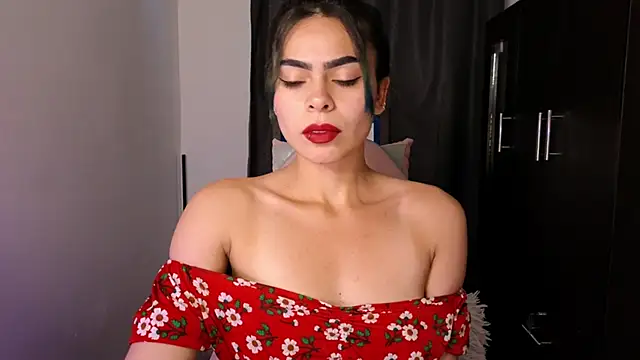 Snapshot of sexyladyy_ chatting on September 22, 10:52 pm sexyladyy online show from September 22, 10:52 pm