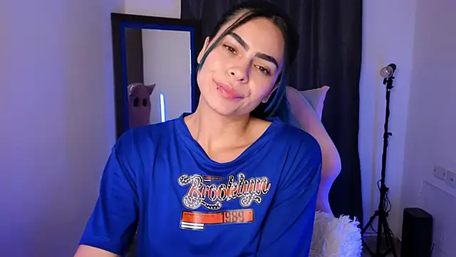 Snapshot of sexyladyy_ chatting on October 13, 11:07 pm sexyladyy online show from October 13, 11:07 pm